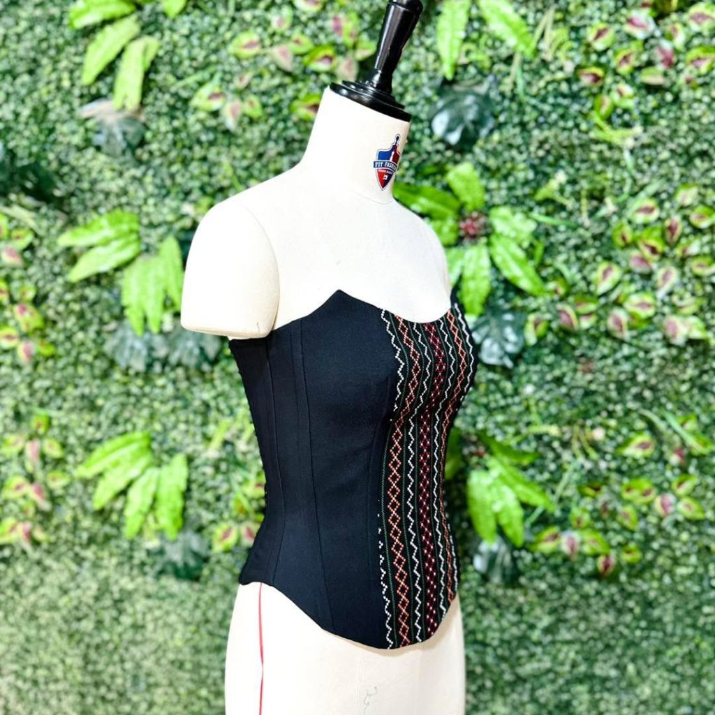 Fit Fashion Design Academy corset project image 5